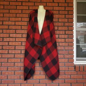 B Boutique Evergreen Hooded Poncho One Size Red Black Buffalo Check Plaid Shawl